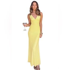 NWT Beginning Boutique sunflower pale Yellow Maxi mesh Dress backless size 4